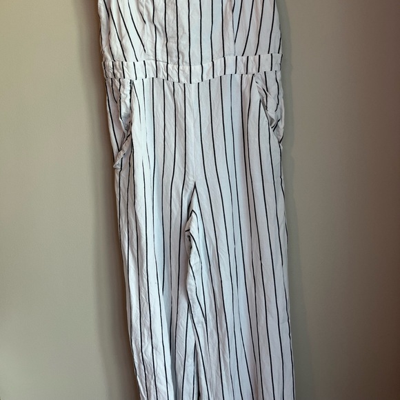 Loft Jumpsuit - Picture 2 of 4
